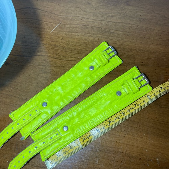 Neon Yellow Handmade Leather cuff jewelry - Picture 6 of 6